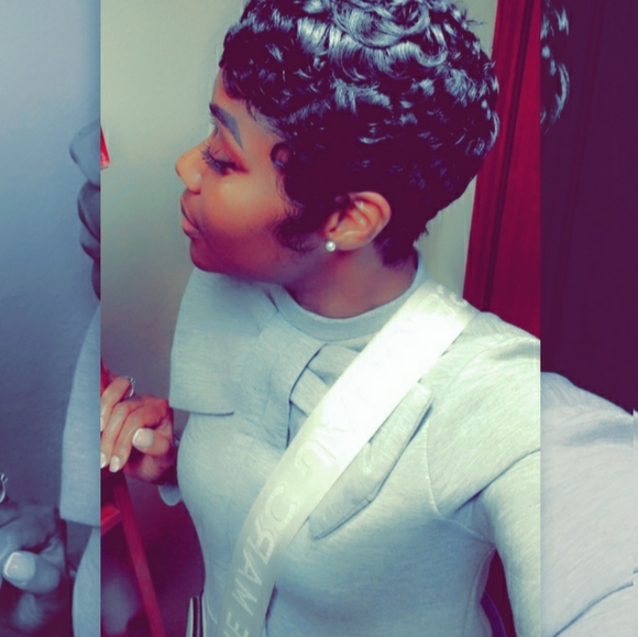 Sweater with a bow - Picture 6 of 7